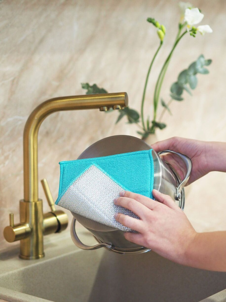 Салфетка - скраб двусторонняя 2в1 для кухни 17х20 см. / Два типа микроволокна, с жесткой поверхностью